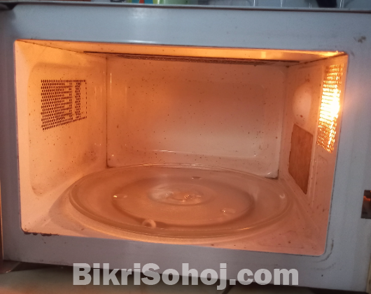 NOVA microwave oven